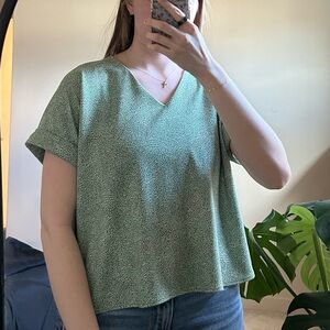 MELLODAY Sage Green V-Neck Short Sleeve Top